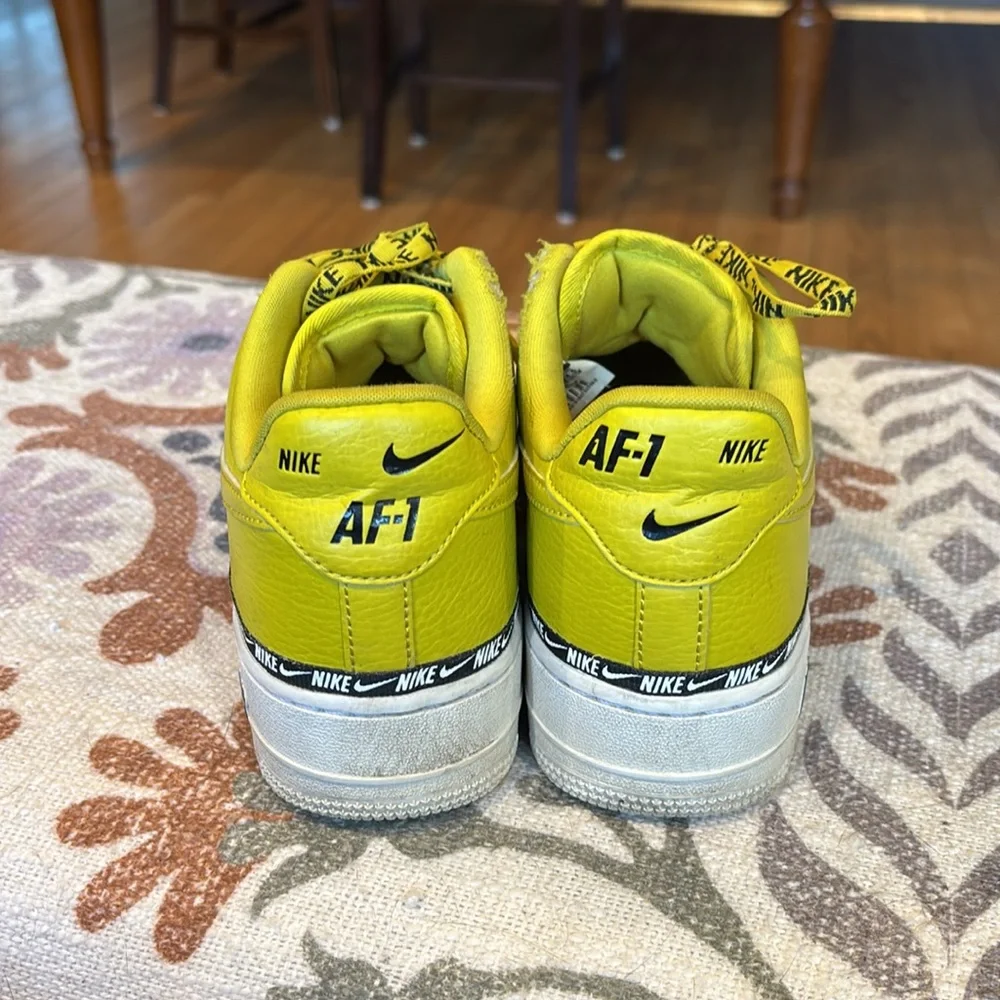 Nike Wmns Air Force 1 Low SE Premium 'Overbranding Bright Citron'